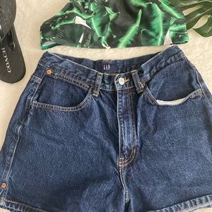 Vintage Gap hi-rise shorts